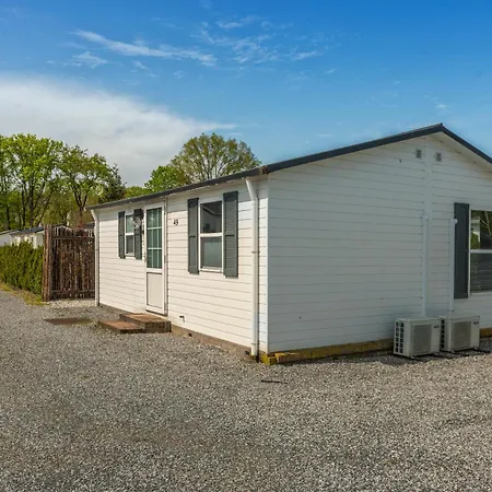 49, Efteling - Beekse Bergen - Dog Friendly Chalet