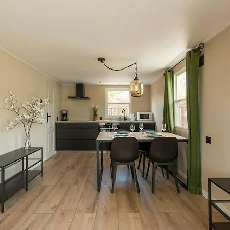 49, Efteling - Beekse Bergen - Dog Friendly Chalet