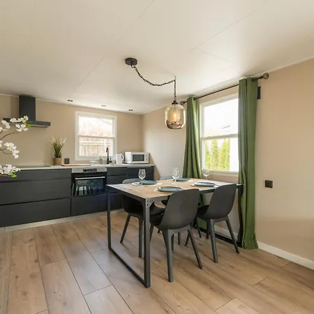 49, Efteling - Beekse Bergen - Dog Friendly *